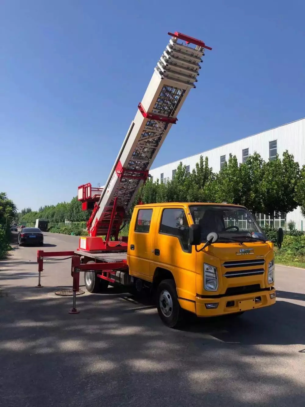 常州新北附近的云梯车出租服务：轻松解决高空作业需求