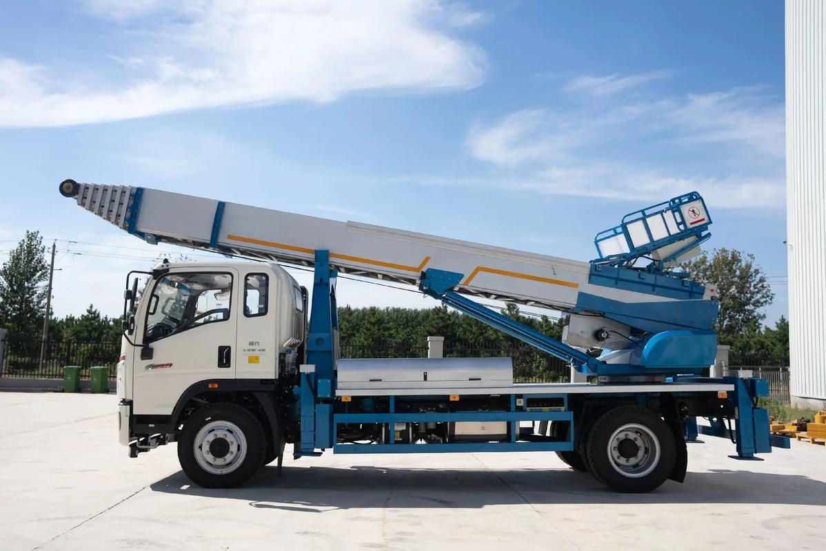 常州新北云梯上料车租赁费用