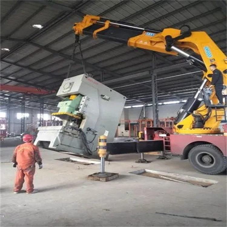 常州新北80吨折臂吊车出租附近电话